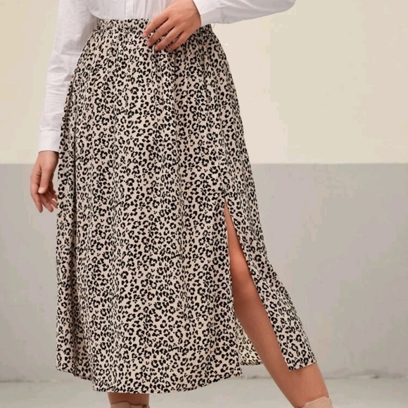 Animal Print Skirt - Picture 3 of 9